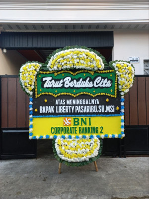 Papan Bunga Duka di Padang Batung