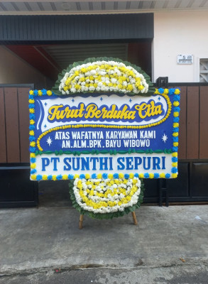 Papan Bunga Duka di Padang Batung