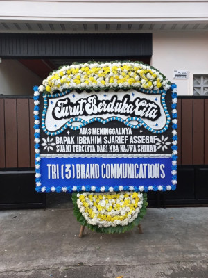 Papan Bunga Duka di Padang Batung